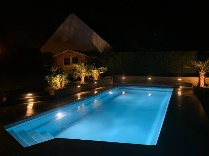 piscine california ambiance nocturne palmiers