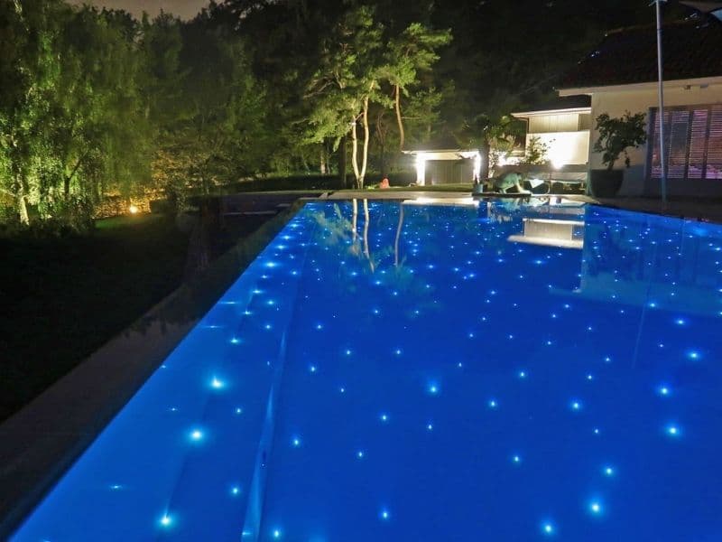 piscine etoilee eclairage fibre optique