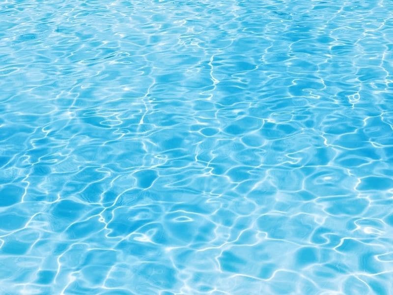 eau piscine turquoise