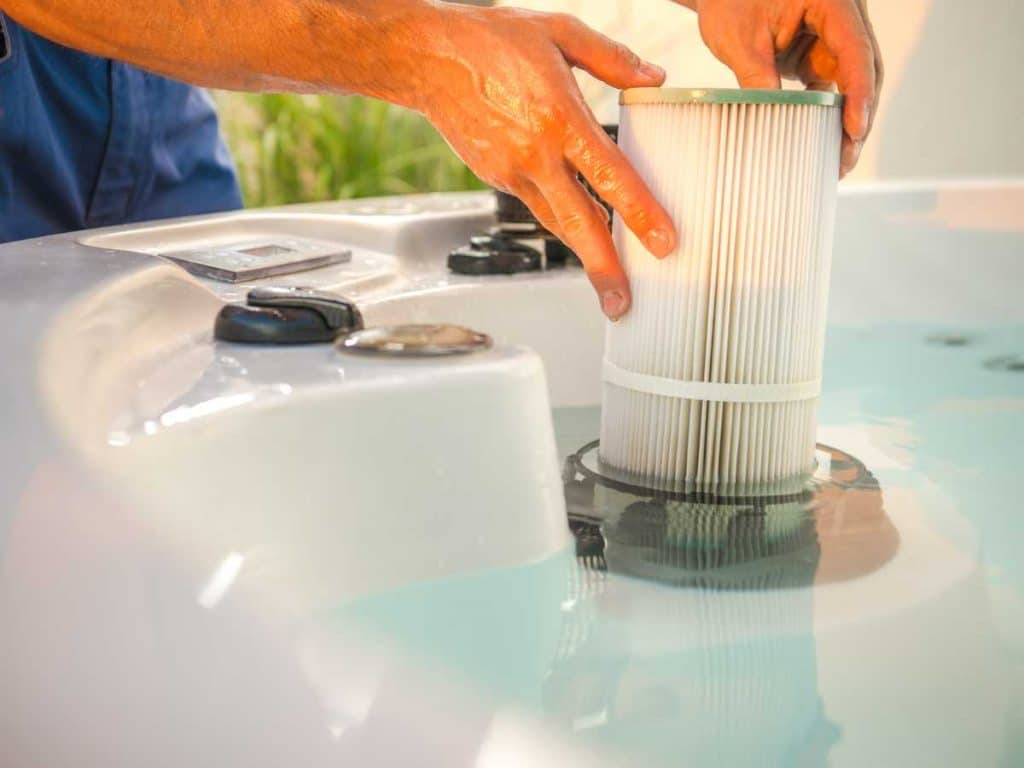 Nettoyer et remplacer le filtre d'un spa