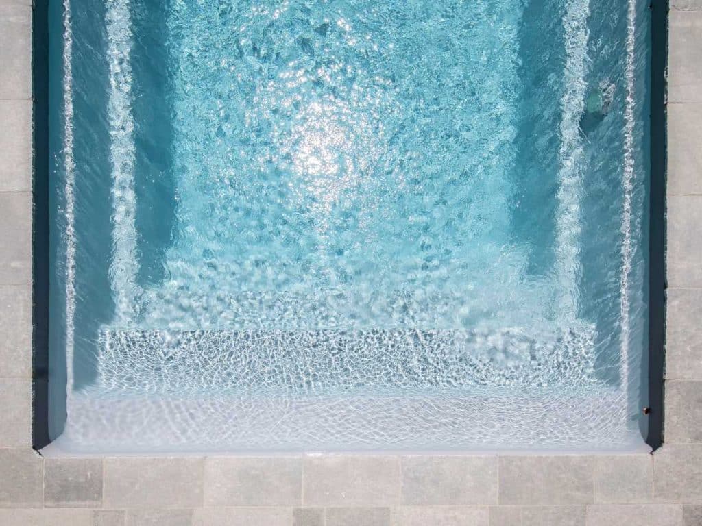 Rendu gel coat gris piscine coque Piscines Ibiza