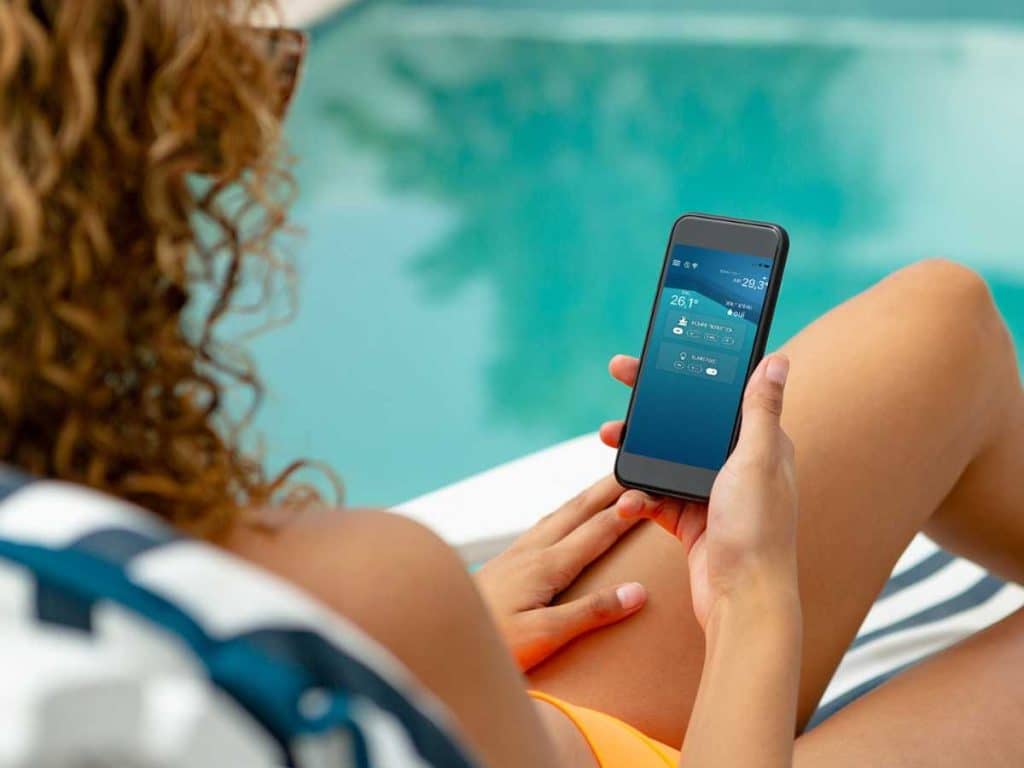 Traitement automatique de l'eau piscine avec smartphone