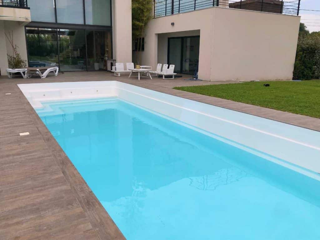 Vidange piscine coque polyester