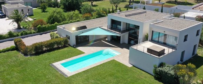 Alimenter sa piscine grâce à l&#8217;énergie solaire