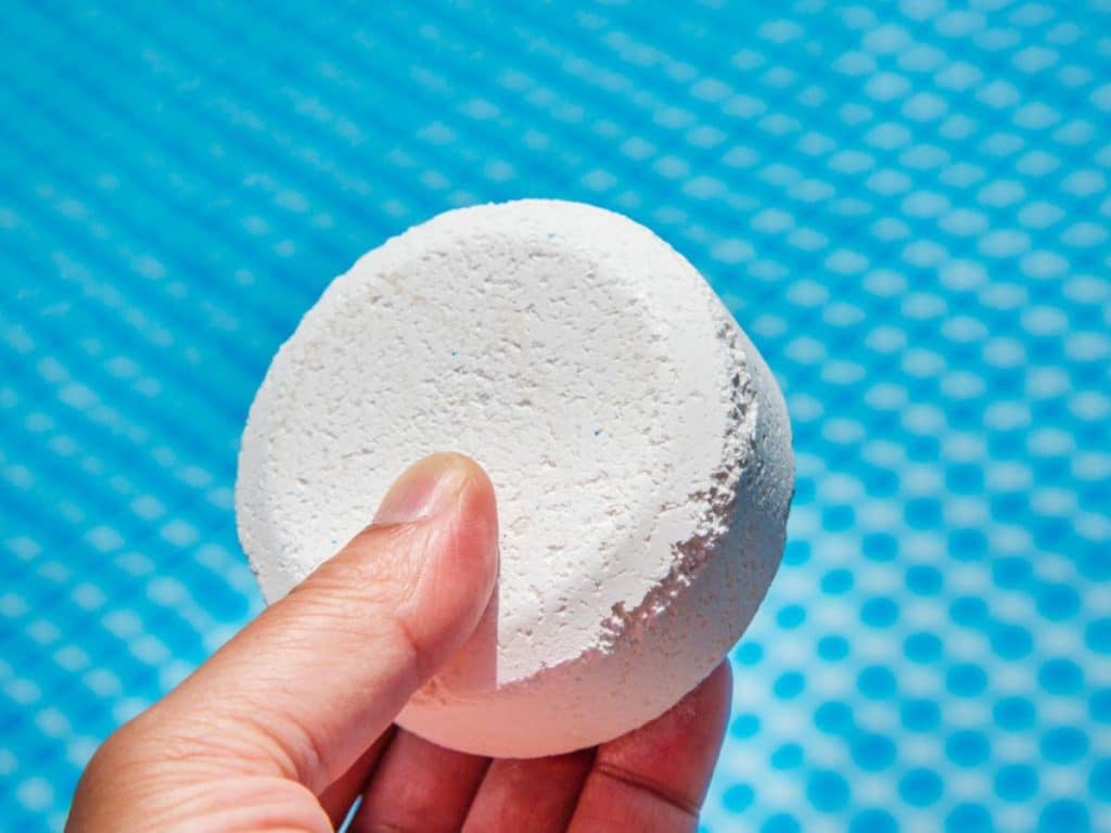 Galet de chlore pour piscine
