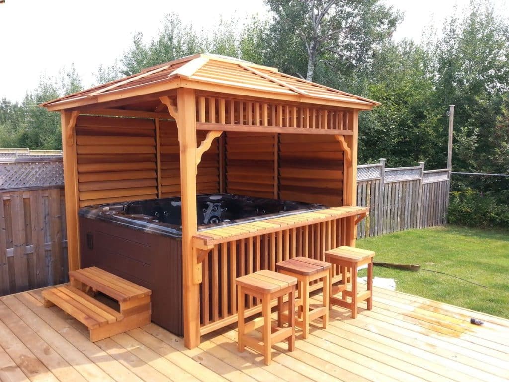 Abri de spa en bois pour un aspect kiosque ou gazebo