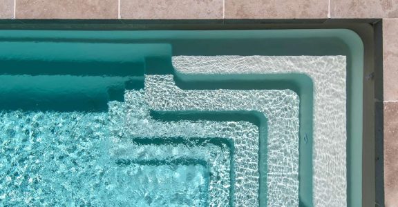 Rendu&#x20;du&#x20;gel&#x20;coat&#x20;Piscines&#x20;Ibiza&#x20;en&#x20;eau