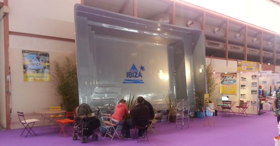 Nos&#x20;piscinistes&#x20;pr&#x00E9;sents&#x20;sur&#x20;les&#x20;salons&#x20;nationaux&#x20;et&#x20;internationaux&#x20;&#x21;