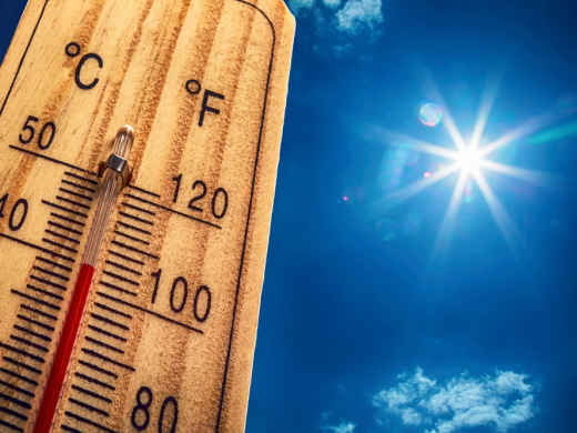 Comment entretenir l&#039;eau de sa piscine en période de canicule ?