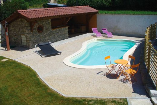 piscine coque forme libre moorea1 couverture