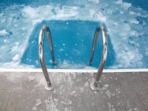 Piscine gelée, quoi faire ?