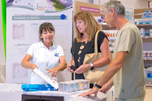 Conseil spa personnalisé au magasin Piscines Ibiza de Narbonne