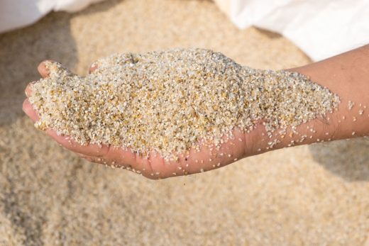 Changer le sable ou le verre d&#039;un filtre de piscine, mode d&#039;emploi