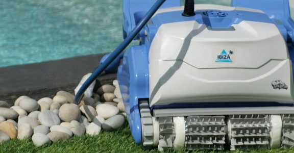 Accessoires&#x20;indispensables&#x20;pour&#x20;l&amp;&#x23;8217&#x3B;entretien&#x20;et&#x20;le&#x20;nettoyage&#x20;de&#x20;votre&#x20;piscine
