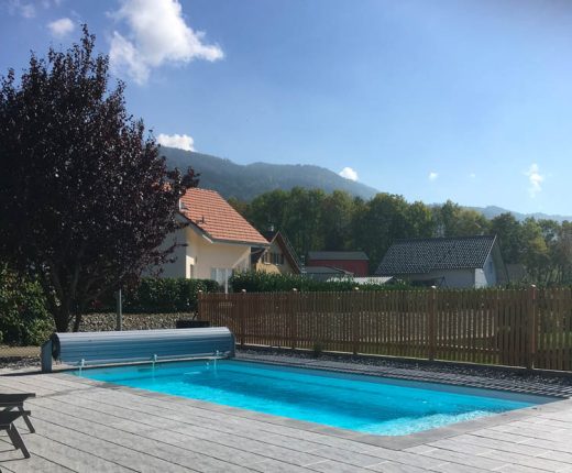 Réalisation Piscine Coque en Suisse par Oberson Piscines Ibiza