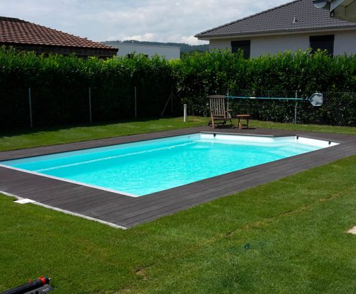 Réalisation Piscine Coque en Suisse par Oberson Piscines Ibiza