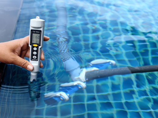 Traitement automatique entretien de la piscine avec sonde Redox