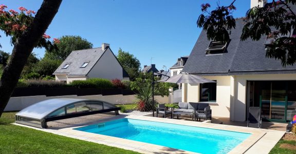 Combien&#x20;co&#x00FB;te&#x20;un&#x20;abri&#x20;de&#x20;piscine&#x20;&#x3F;
