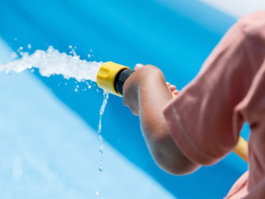Combien de temps faut-il pour remplir une piscine ?