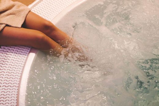 Jacuzzi spa bain massant