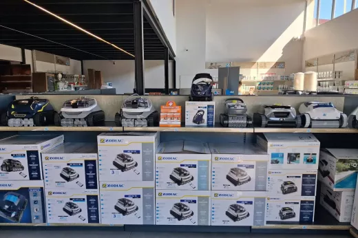 Robots nettoyeurs de piscine Zodiac et accessoires - Piscines Ibiza Lempdes